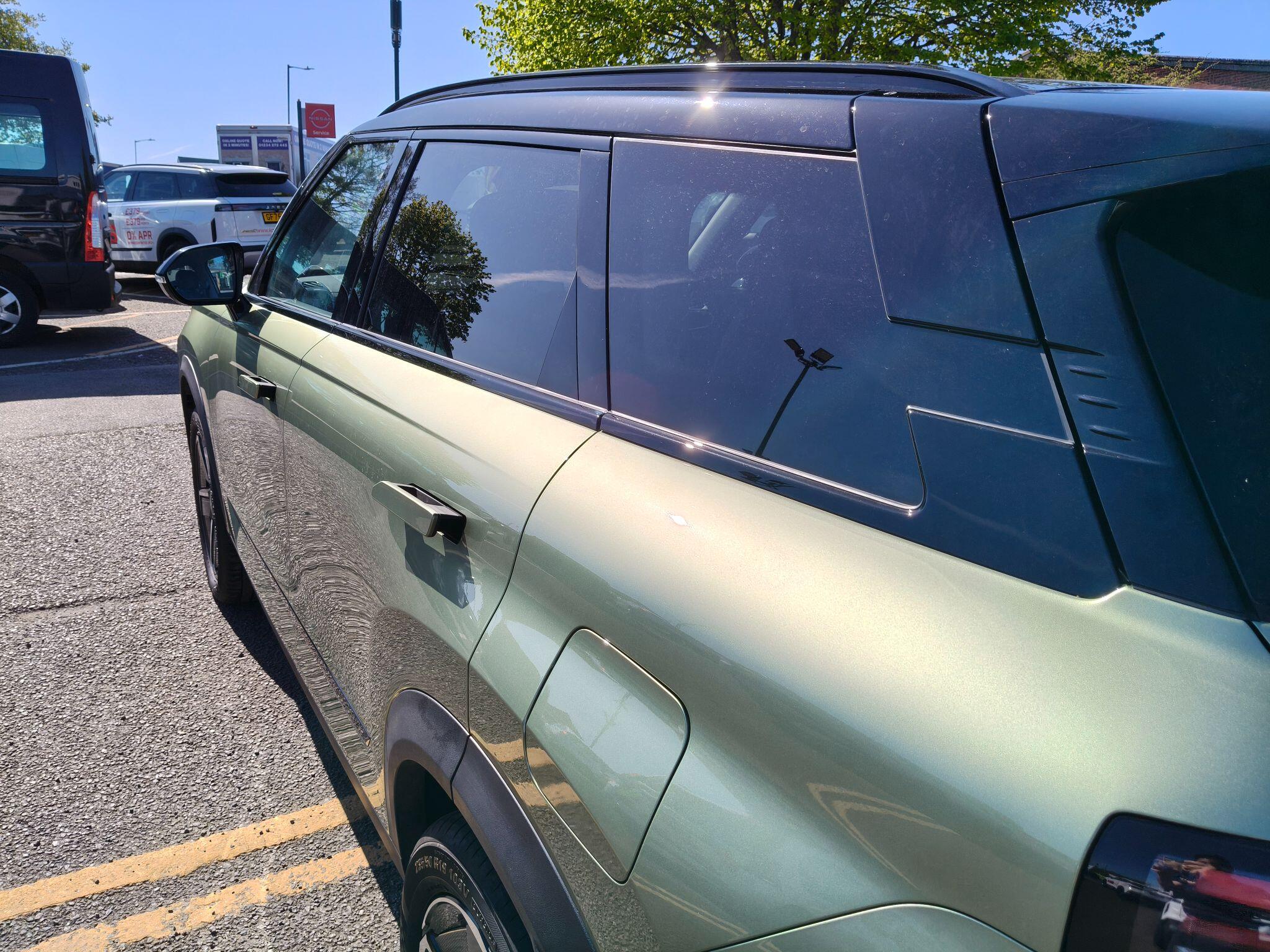 Large vehicle image